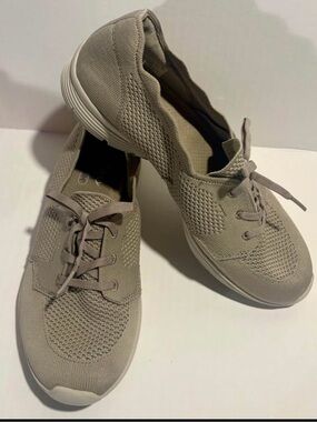 Skechers Women's Seager Knit slip-on shoes Size 10